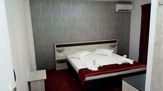Отель Hotel Solymar Мангалия Двухместный номер эконом-класса с 1 кроватью-10
